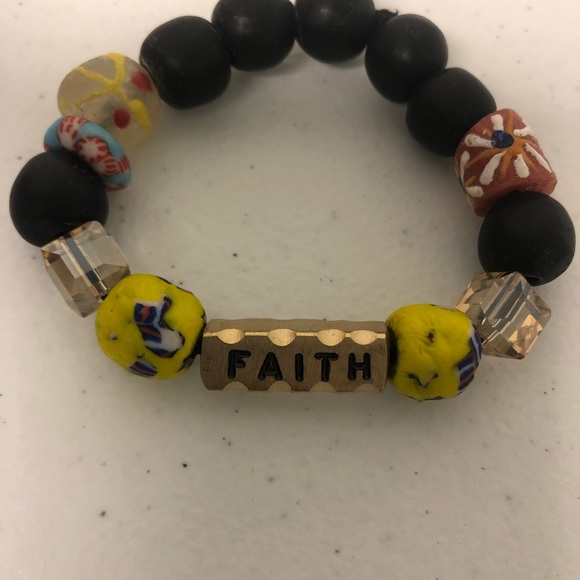 Bracelets - Picture 5 of 8